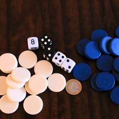 42: Backgammon_White_Blue
