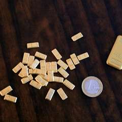 139: Realistic_Fake_Gold_Bars