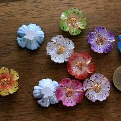 107: Shiny_Colored_Flowers_25mm