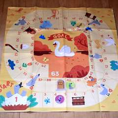 66: Swan_Game_Textil_Obrus_75x75cm