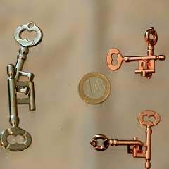 12: Hanayama Cast Key