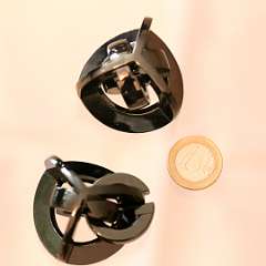 8: Hanayama Cast Equa