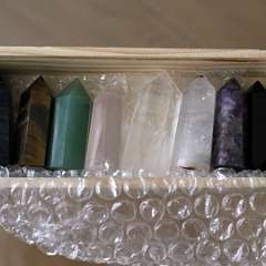 19: Lapis lazuli Tiger eye Aventurine Quartz Rose Quartz Clear Quartz Rutilated Quartz Drem Amethyst Obsidian
