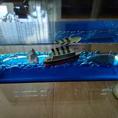 17: Titanic decor