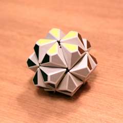 11: Kytka Flower