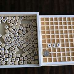 56: Scrabble drevena